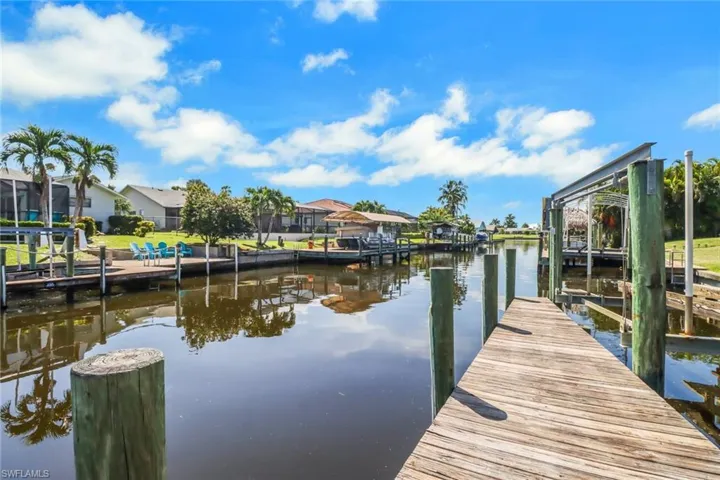 4221 Se 9th Ave, Cape Coral Fl 33904
