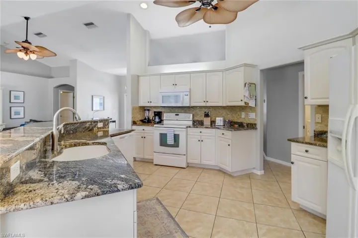 4221 Se 9th Ave, Cape Coral Fl 33904