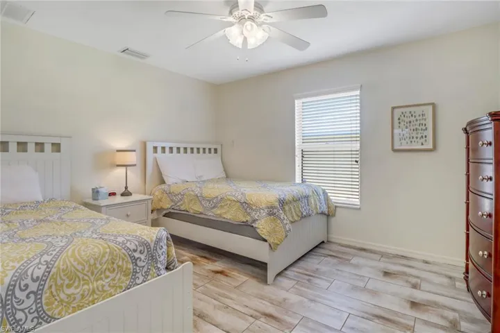 4221 Se 9th Ave, Cape Coral Fl 33904