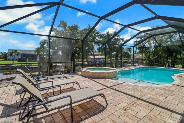 4221 Se 9th Ave, Cape Coral Fl 33904
