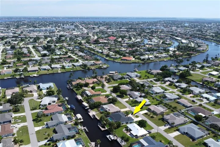 4221 Se 9th Ave, Cape Coral Fl 33904