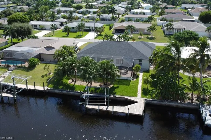 4221 Se 9th Ave, Cape Coral Fl 33904