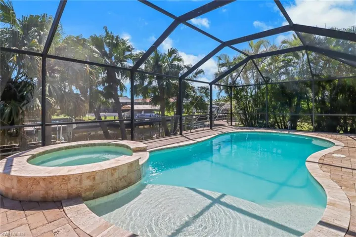 4221 Se 9th Ave, Cape Coral Fl 33904