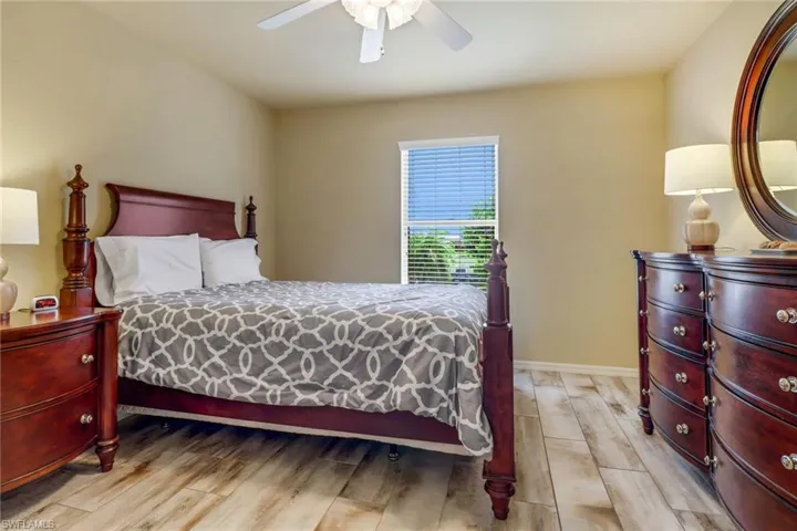 4221 Se 9th Ave, Cape Coral Fl 33904