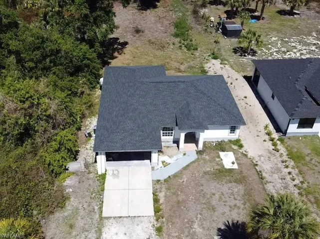 Aerial view of property and surrounding area