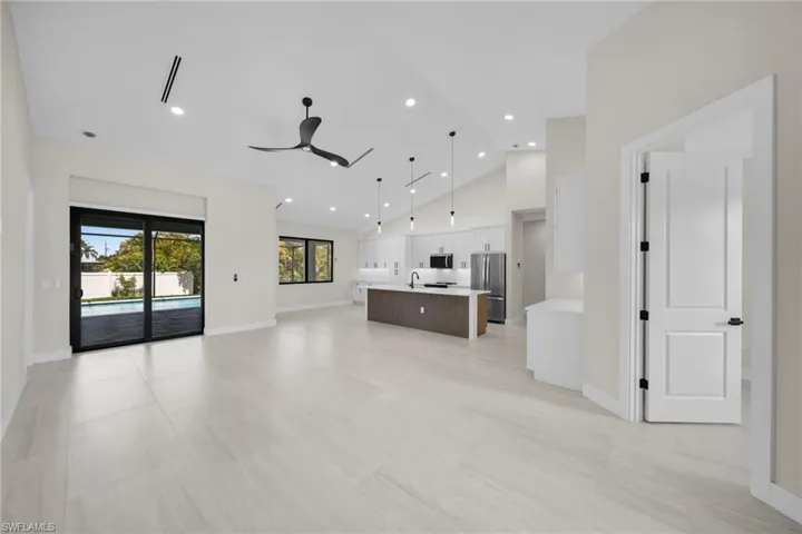 3532  Country Club  BLVD, Cape Coral, FL 33904