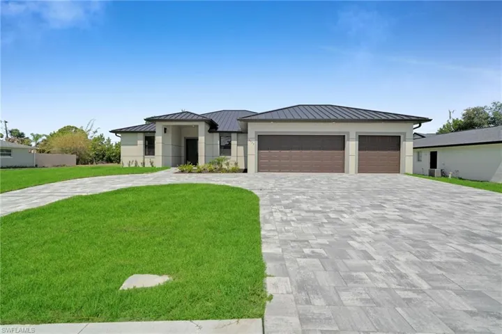 3532  Country Club  BLVD, Cape Coral, FL 33904