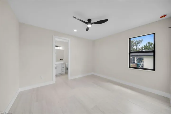 3532  Country Club  BLVD, Cape Coral, FL 33904