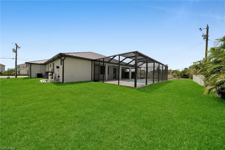 3532  Country Club  BLVD, Cape Coral, FL 33904