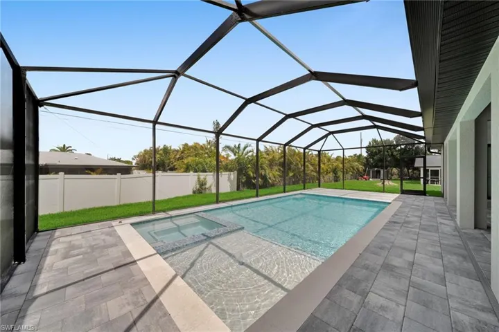 3532  Country Club  BLVD, Cape Coral, FL 33904