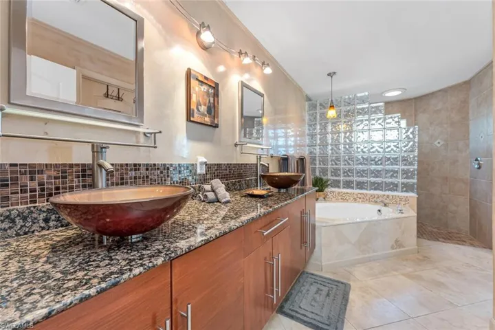 929 Marble Dr, Naples, Florida 34104