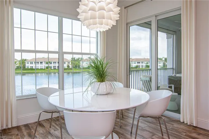 Kitchen dining Nook and sliders to lanai