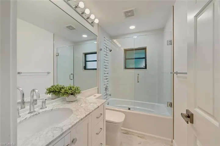 772  Reef Point  CIR, Naples, FL 34108