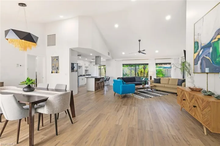 772  Reef Point  CIR, Naples, FL 34108