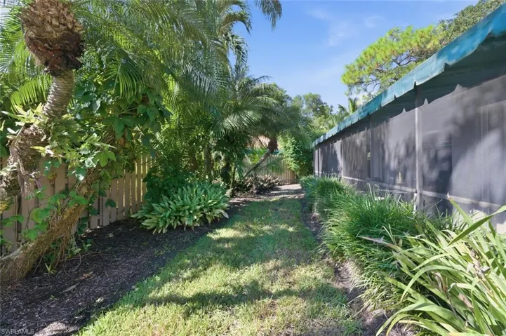 772  Reef Point  CIR, Naples, FL 34108