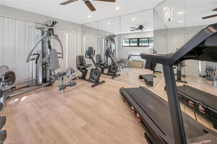 772  Reef Point  CIR, Naples, FL 34108