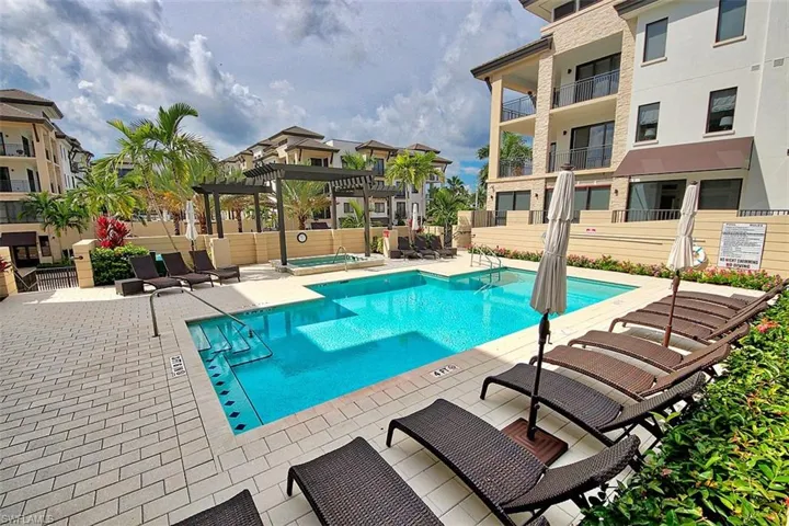 1035  3rd S AVE, Naples, FL 34102