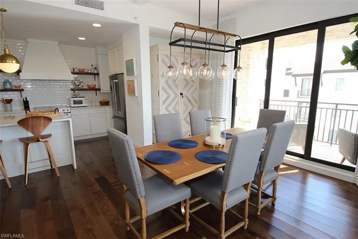 1035  3rd S AVE, Naples, FL 34102