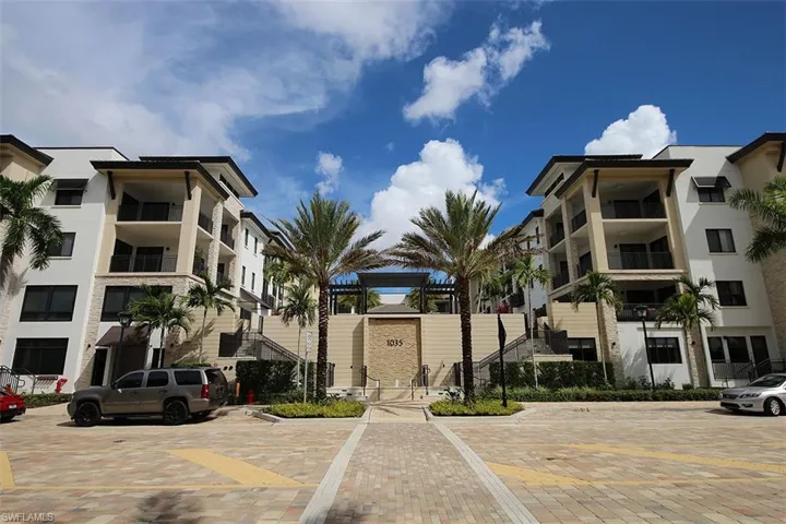 1035  3rd S AVE, Naples, FL 34102