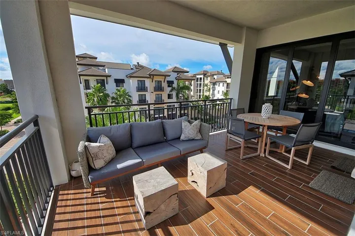 1035  3rd S AVE, Naples, FL 34102