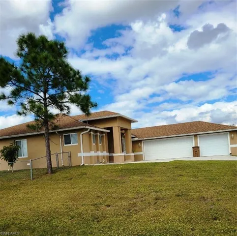 916 Ashley Oaks Dr, Lehigh Acres, Florida 33974