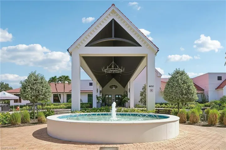 470 Country Hollow Ct I201, Naples, Florida 34104