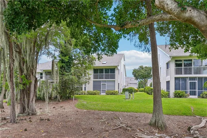 470 Country Hollow Ct I201, Naples, Florida 34104