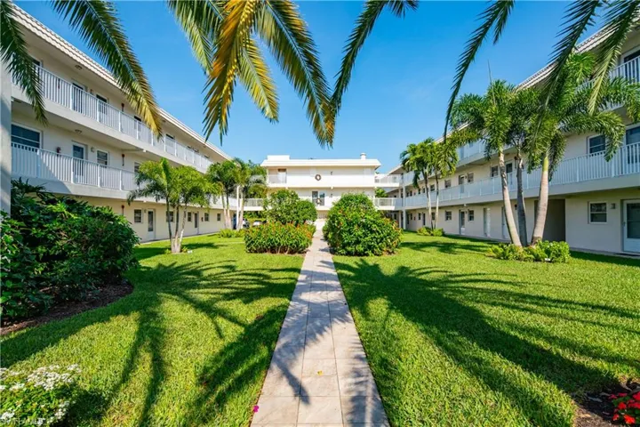 3150  Binnacle  DR, Naples, FL 34103