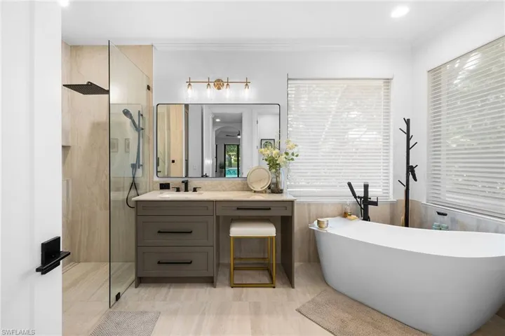 7678 Santa Margherita Way, Naples, Florida 34109