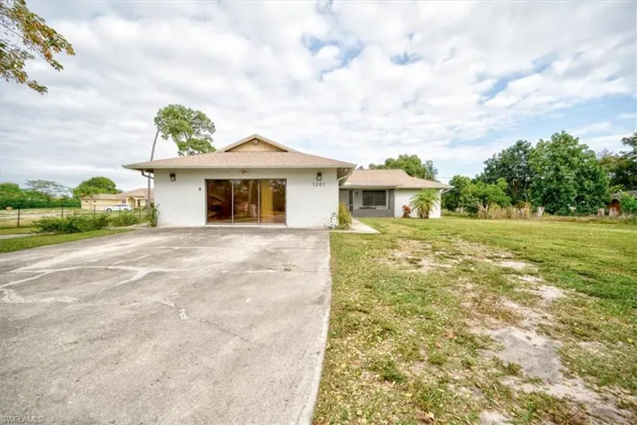 1201  Saint Clair Shores  RD, Naples, FL 34104