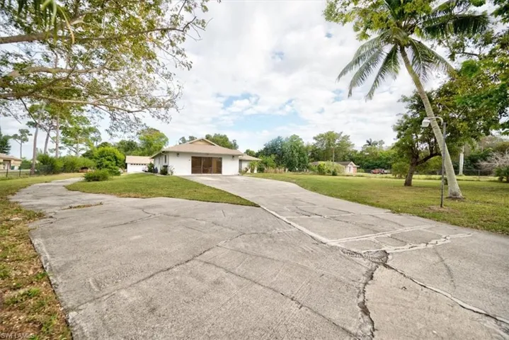 1201  Saint Clair Shores  RD, Naples, FL 34104