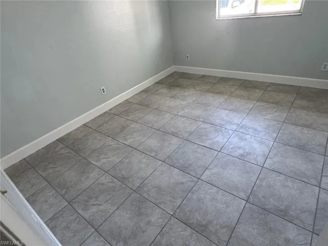 2027 Eloise Cir, North Fort Myers, Florida 33917
