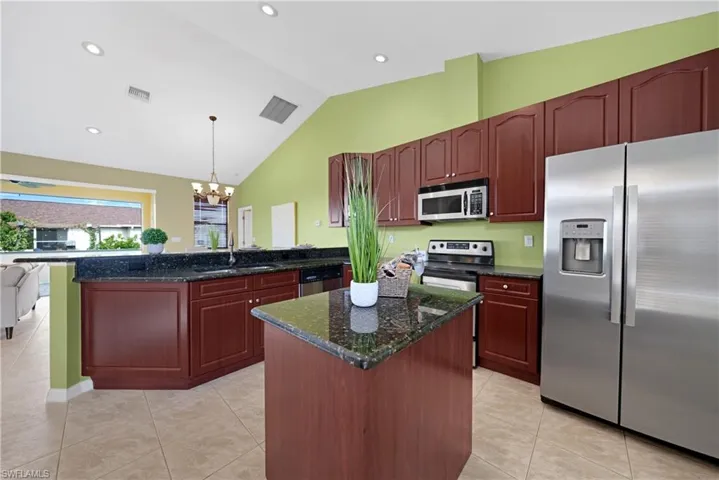 2932 Sw 8th Pl, Cape Coral Fl 33914