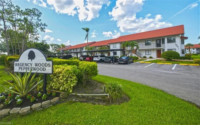 4987 Pepper Cir 107, Naples, Florida 34113