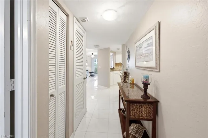 4987 Pepper Cir 107, Naples, Florida 34113