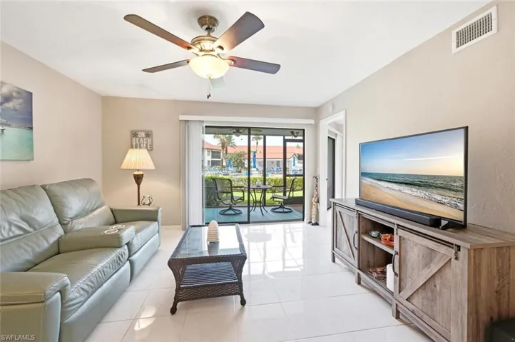 4987 Pepper Cir 107, Naples, Florida 34113