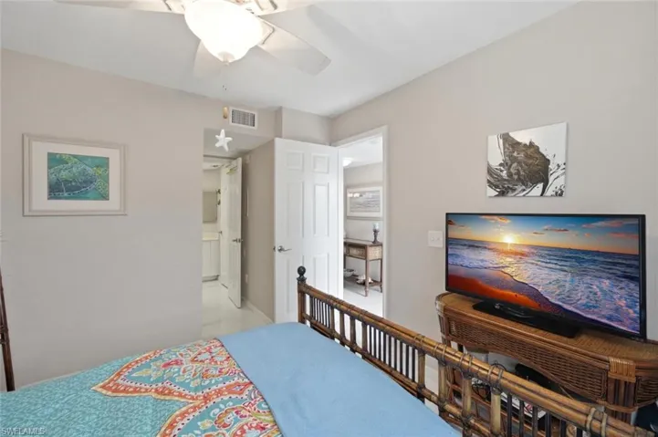 4987 Pepper Cir 107, Naples, Florida 34113