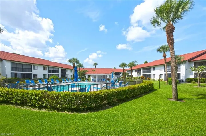 4987 Pepper Cir 107, Naples, Florida 34113
