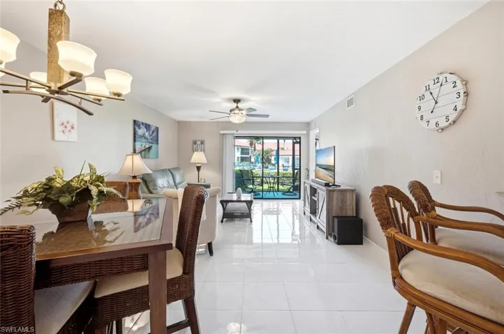 4987 Pepper Cir 107, Naples, Florida 34113
