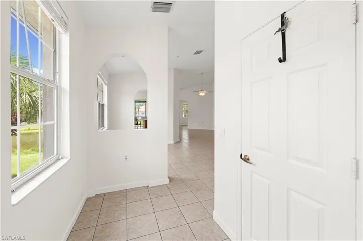 3059 Horizon Ln 1602, Naples, Florida 34109