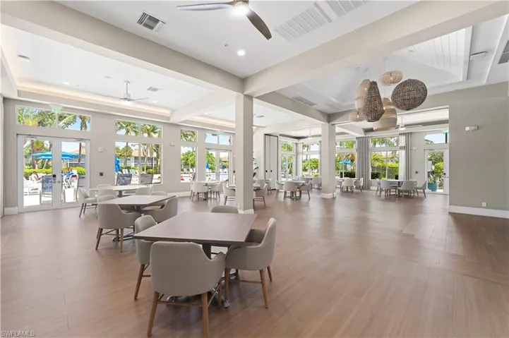 3059 Horizon Ln 1602, Naples, Florida 34109