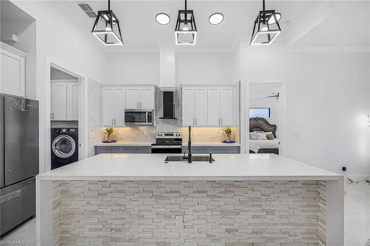 2724 Nw 7th Pl, Cape Coral, Florida 33993