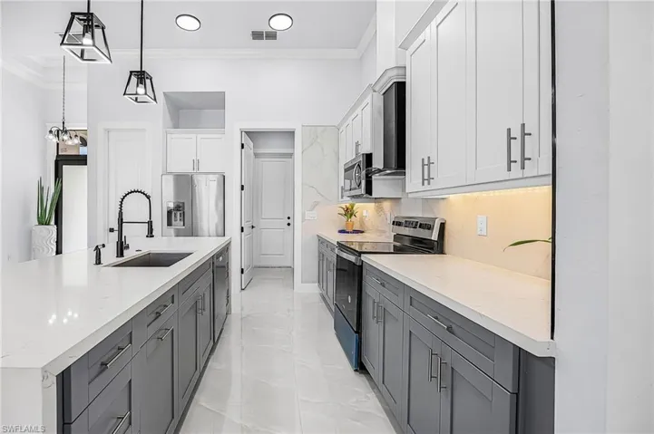 2724 Nw 7th Pl, Cape Coral, Florida 33993