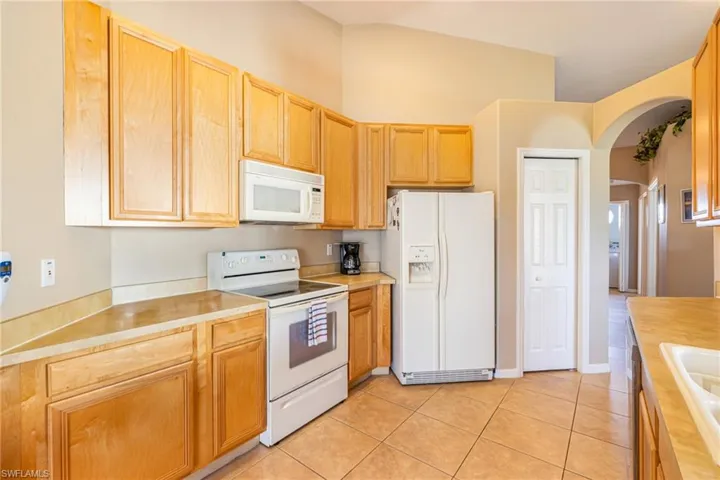 6894 Sterling Greens Ct 201, Naples, Florida 34104