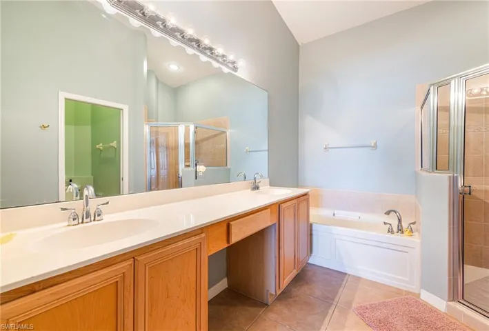 6894 Sterling Greens Ct 201, Naples, Florida 34104