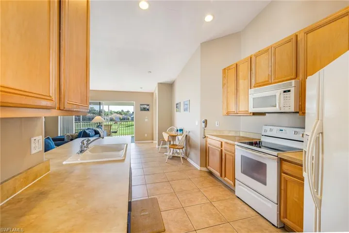 6894 Sterling Greens Ct 201, Naples, Florida 34104