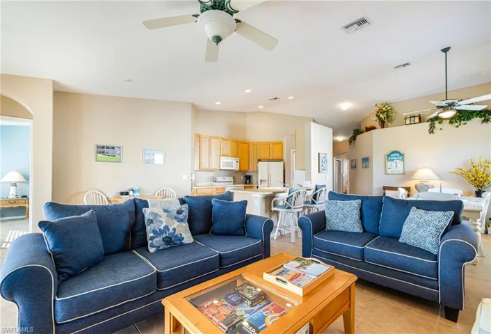 6894 Sterling Greens Ct 201, Naples, Florida 34104