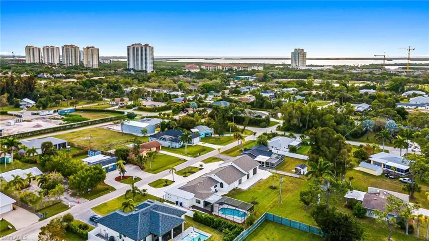 Aerial view of property and surrounding area