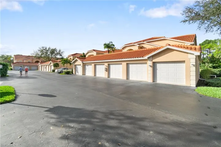 26660  Rosewood Pointe  CIR, Bonita Springs, FL 34135