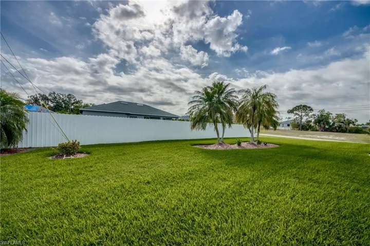 1217 SW 11th AVE, CAPE CORAL FL 33991